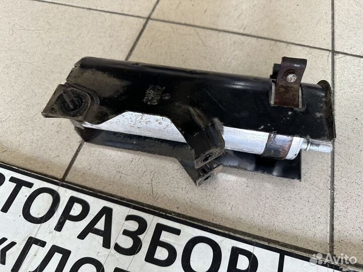 Кронштейн топливного фильтра Caravelle T5 Каравелл