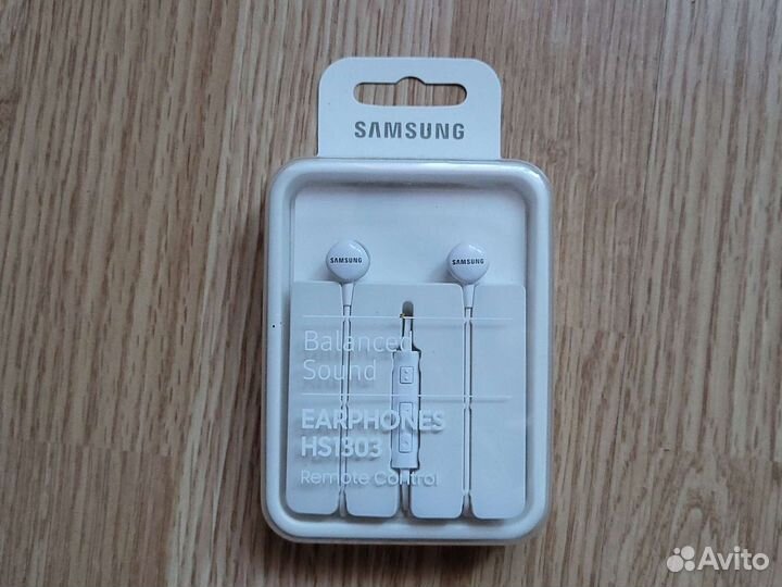 Проводные наушники Samsung