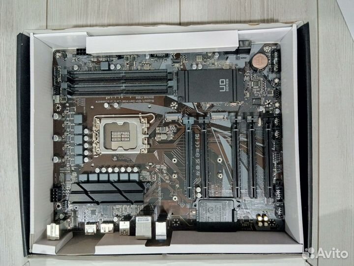 Материнская плата gigabyte lga 1700 B660 DDR4 ATX
