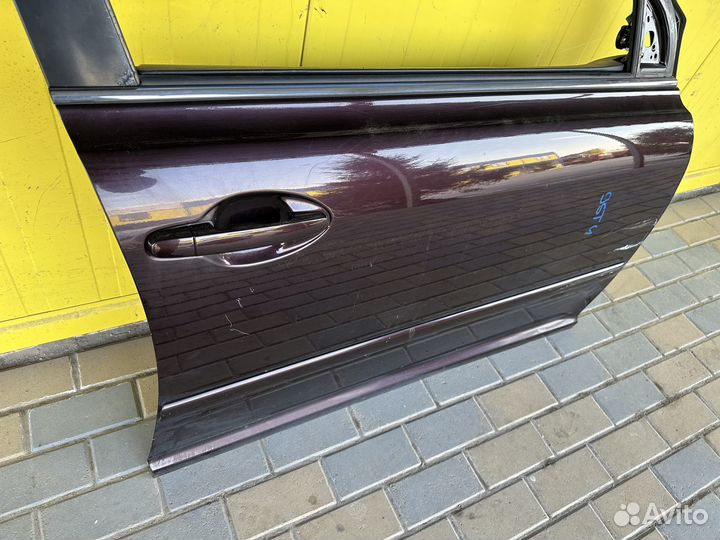 Дверь передняя правая для Toyota Avensis II