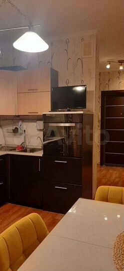 2-к. квартира, 66 м², 8/10 эт.