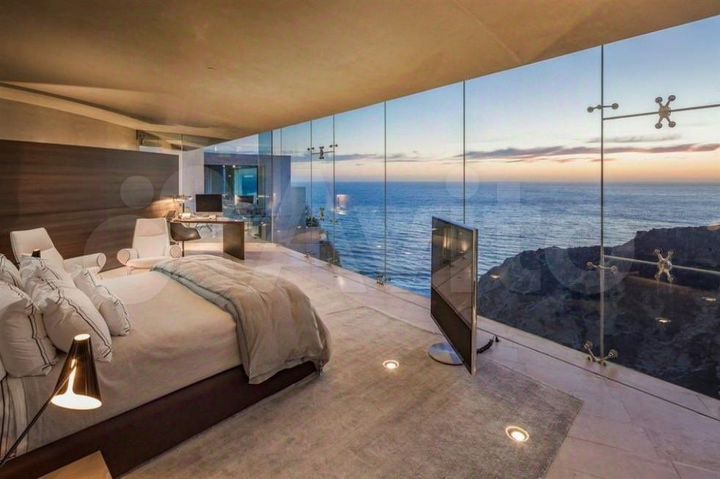 Коттедж 800 м² на участке 20 сот.