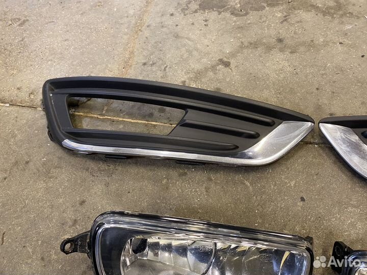 Передние туманки Focus 3 рестайлинг с окантовками