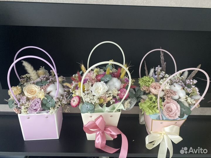 Букеты из стабилизированных цветов и сухоцветов