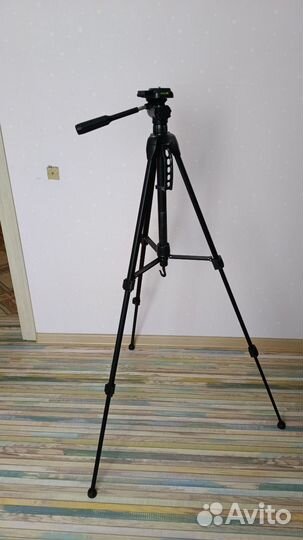 Штатив для фотоаппарата