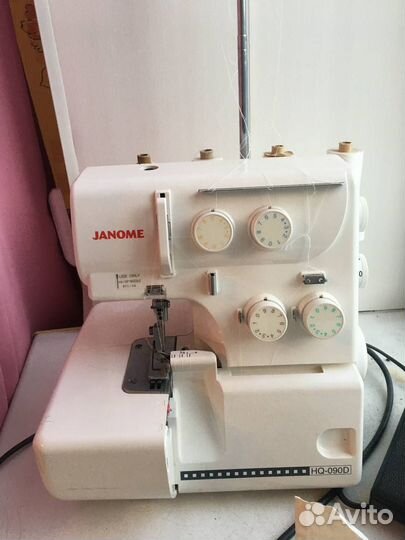 Оверлок janome hq090d