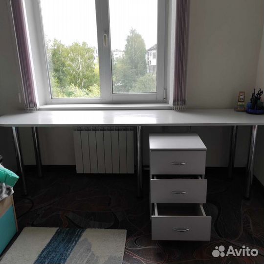 Письменный стол