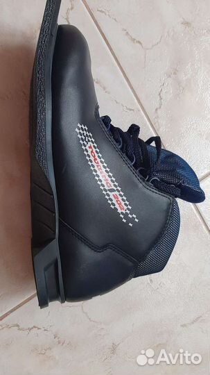 Беговые лыжи пластиковые с ботинками