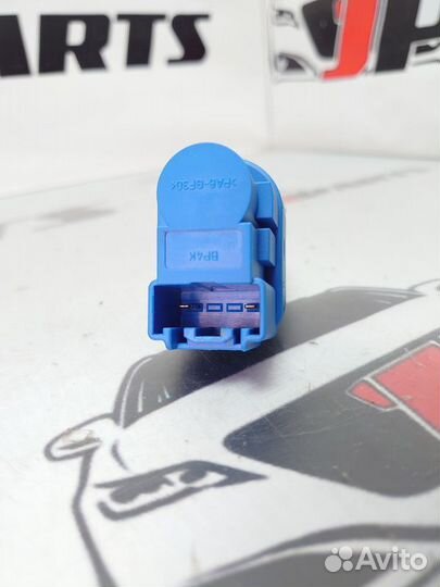 Датчик включения стопсигнала Mazda 3 BK рестайлинг