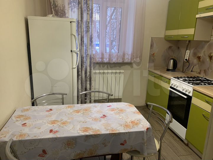 2-к. квартира, 50 м², 1/9 эт.