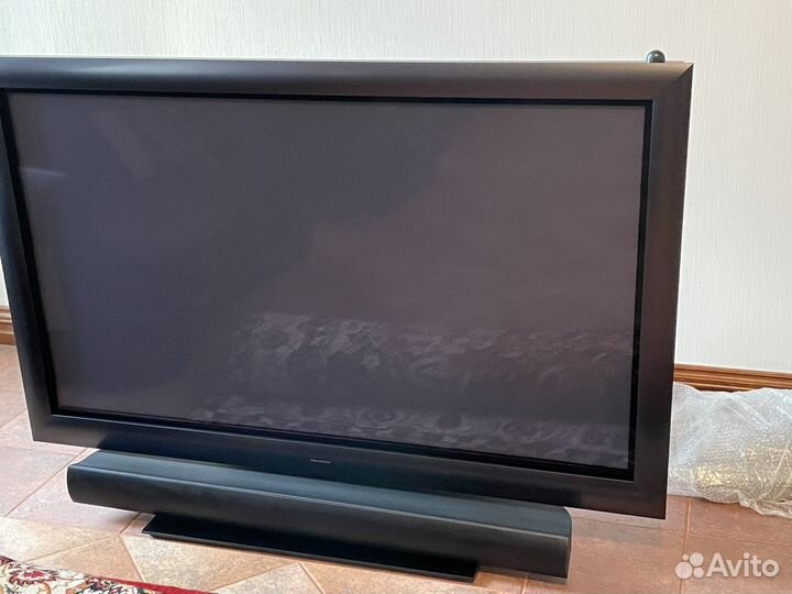 Телевизор Bang olufsen с колонкой и подставкой