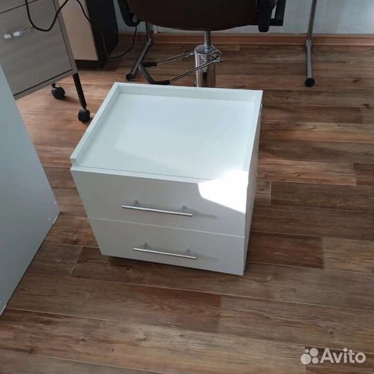 Этажерка на колесиках (тележка косметолога)