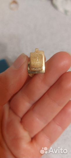 Золотые серьги