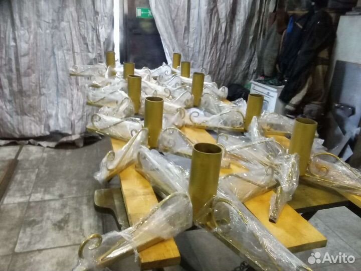 Кованые подставки для елок