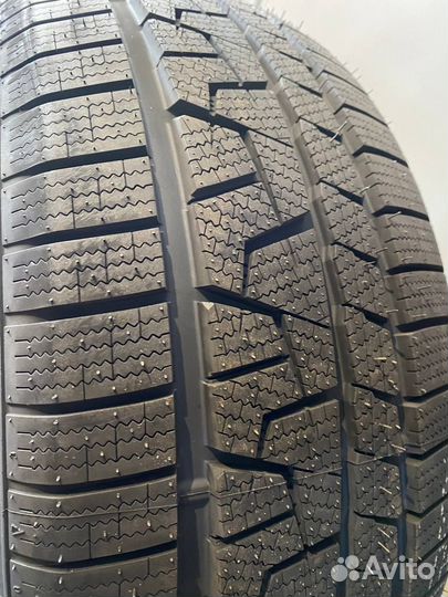 Compasal Winter Blazer UHP 255/50 R20 109V