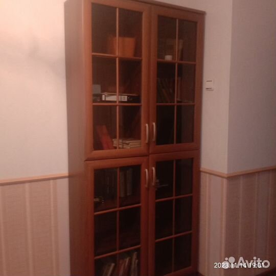 Продам книжный шкаф