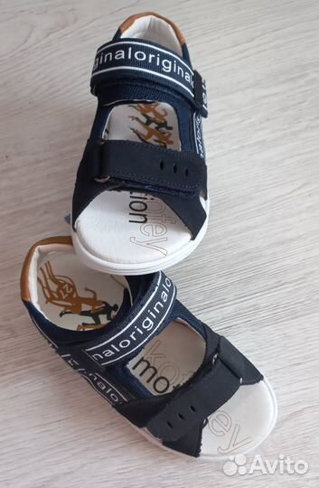 Продам сандалии для мальчика 
