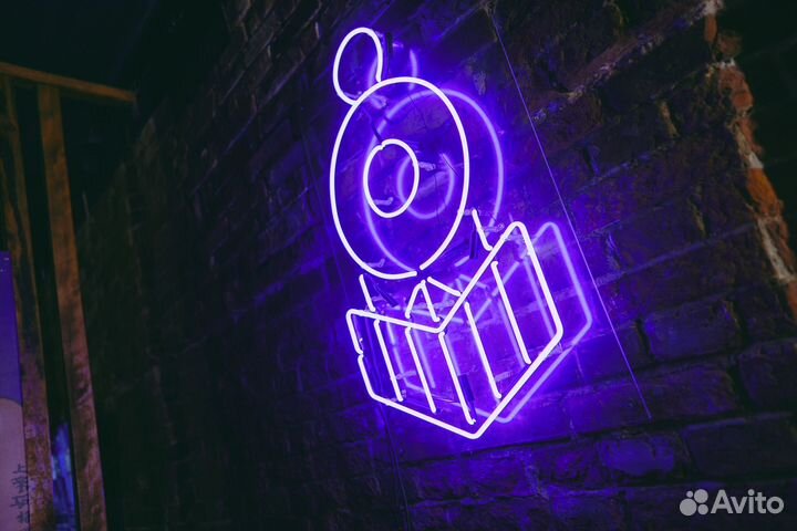 Официант (Ж)