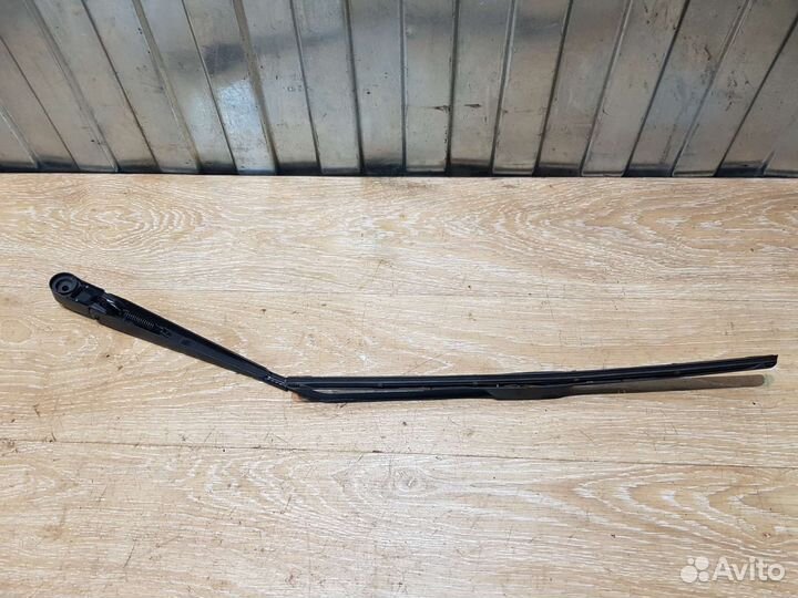 Поводок стеклоочистителя задний Toyota CorollaE110