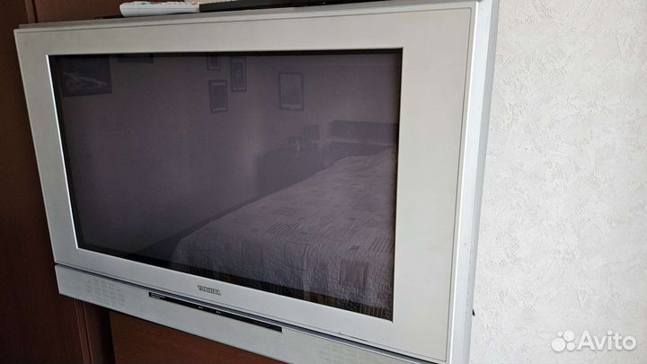 Шикокоформатный кинескопный Тв