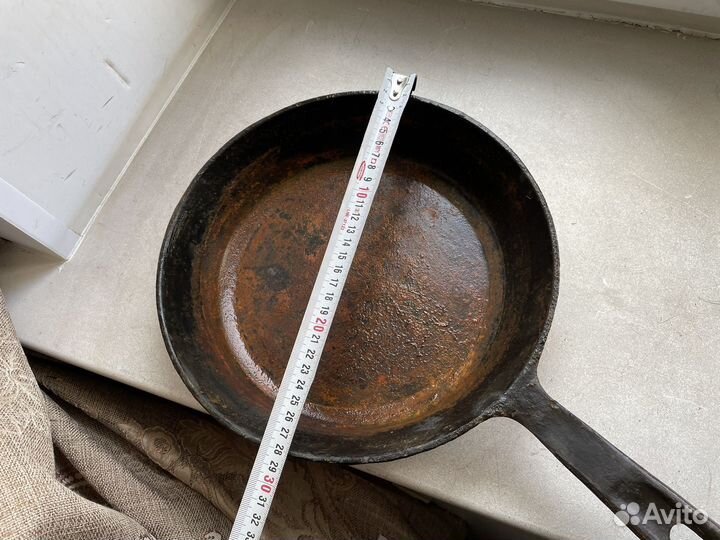 Чугунная сковорода СССР с ручкой
