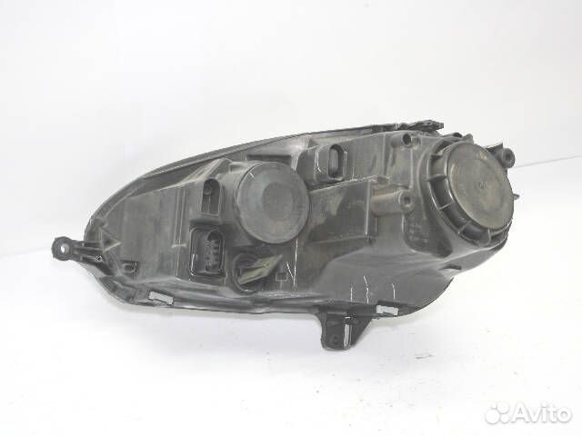 Фара правая Volkswagen Golf 5