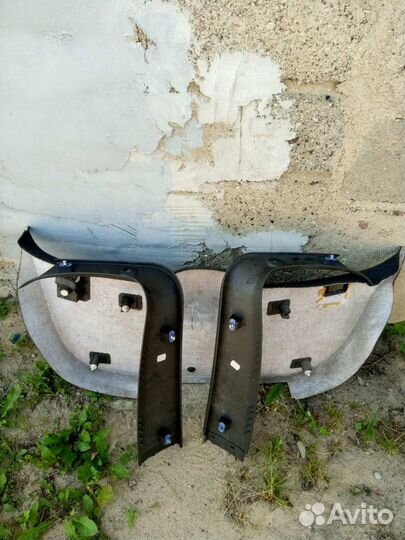 Обшивка крышки багажника opel Astra h gtc+ замок