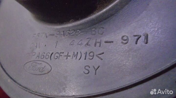 Датчик массового расхода воздуха Ford Explorer 19