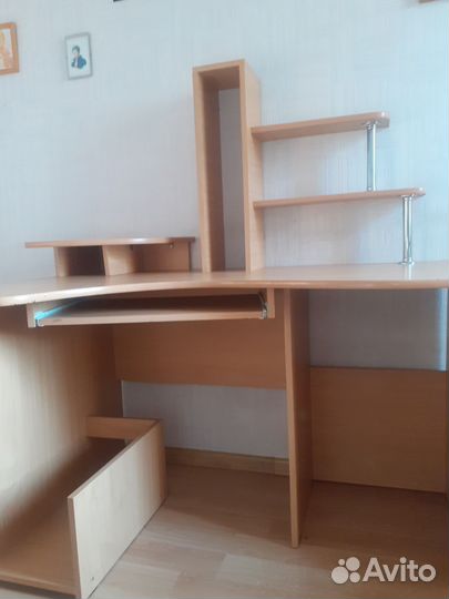 Компьютерный стол