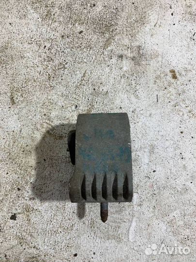 Подушка двигателя A1692401417