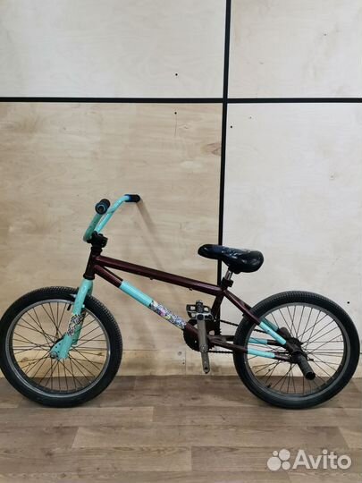 Трюковой велосипед BMX