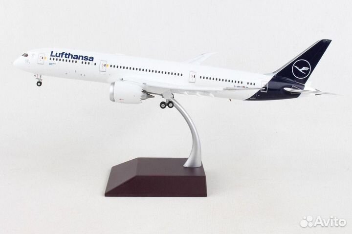 Boeing 787-9 Lufthansa 1:200 Gemini Jets