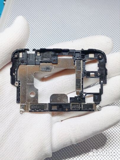 Xiaomi Redmi S2. Прижимная пластина. Оригинал