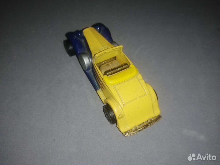 Модель автомобиля mercedes benz