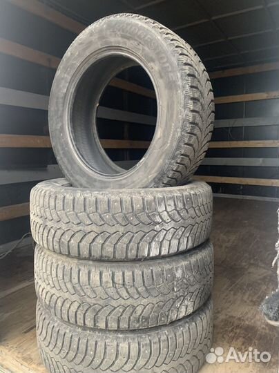 Bridgestone Blizzak Spike-01 225/65 R16