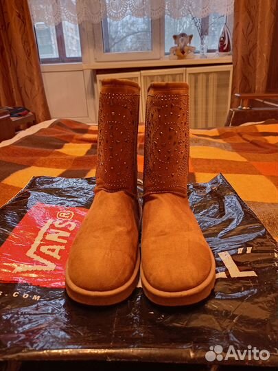 Угги со стразами