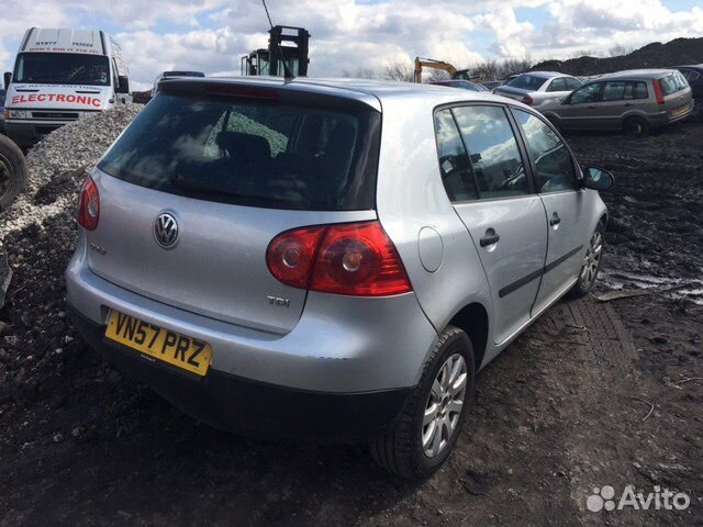 Разбор на запчасти Volkswagen Golf 5