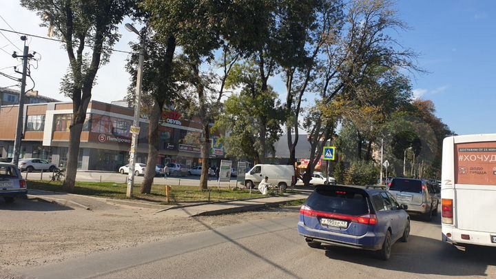 Торговая площадь 2 этаж, напротив школы, 400 м2