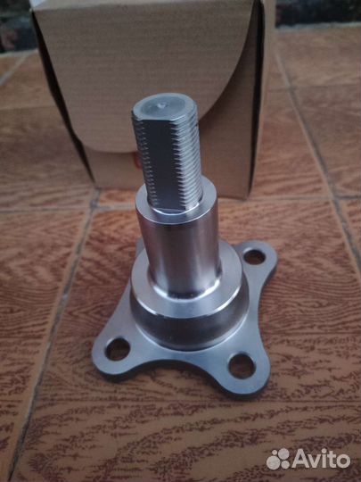 Задняя цапфа Ford transit 2010год