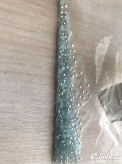 Ленты, стразы, бусины и другое для дизайна ногтей