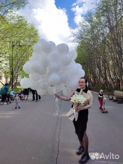 Букет из 35 ромашек + 60 воздушных шаров