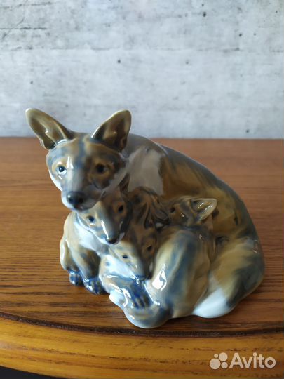 Фарфоровые статуэтки Европа Лисы