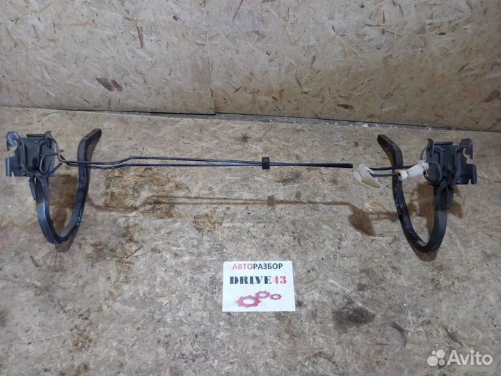 Петли багажника Nissan Almera N15