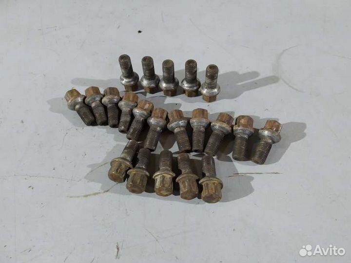 Болты колесные Mercedes E-Class W207