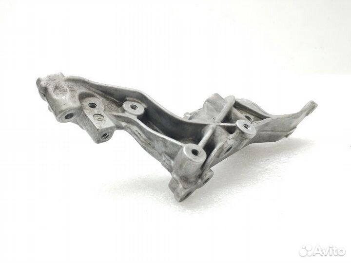 Крепление клапана EGR Mercedes-Benz E-Class W212