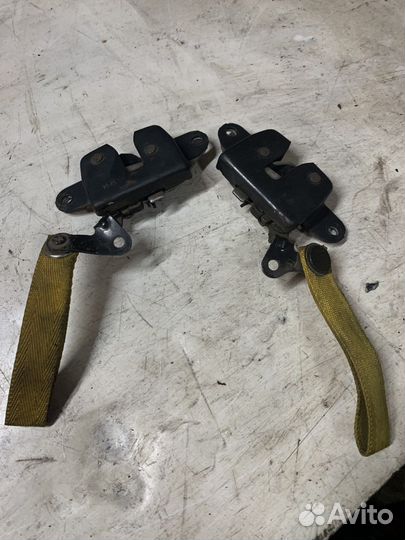 Замки складывания задних сидений Honda Accord 5