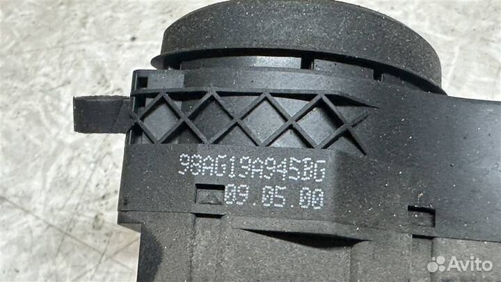 Кнопка обогрева заднего стекла #:10698 Ford Focu
