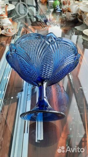 Ваза для фруктов на ножке СССР цветное стекло