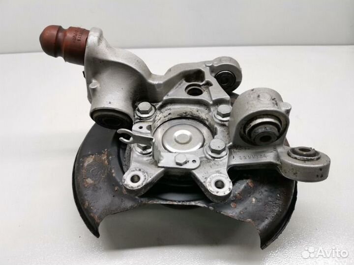 Кулак задний правый Volvo S60 1 2.4 2004