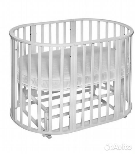 Детская кроватка с маятником